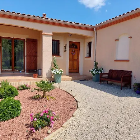 Aux Trois Mûriers 3*