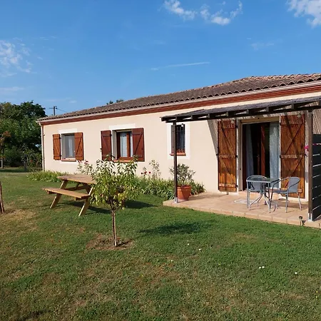 Aux Trois Mûriers 3*